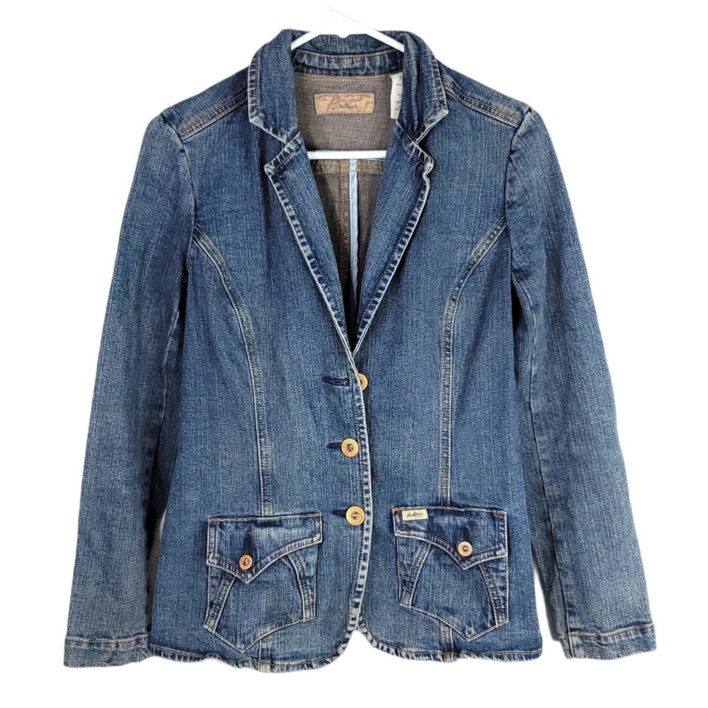 Levis ladies fitted jean jacket with pockets